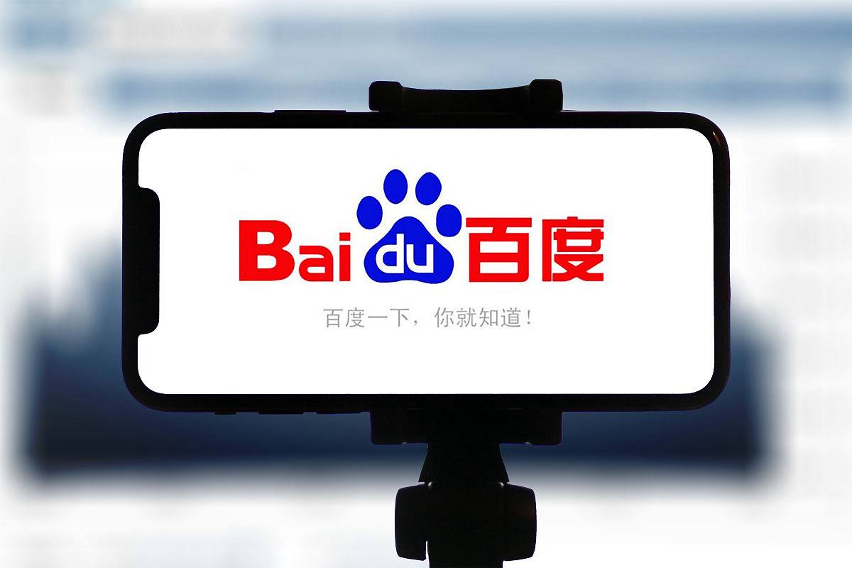 男子教女儿游泳时跳水致死